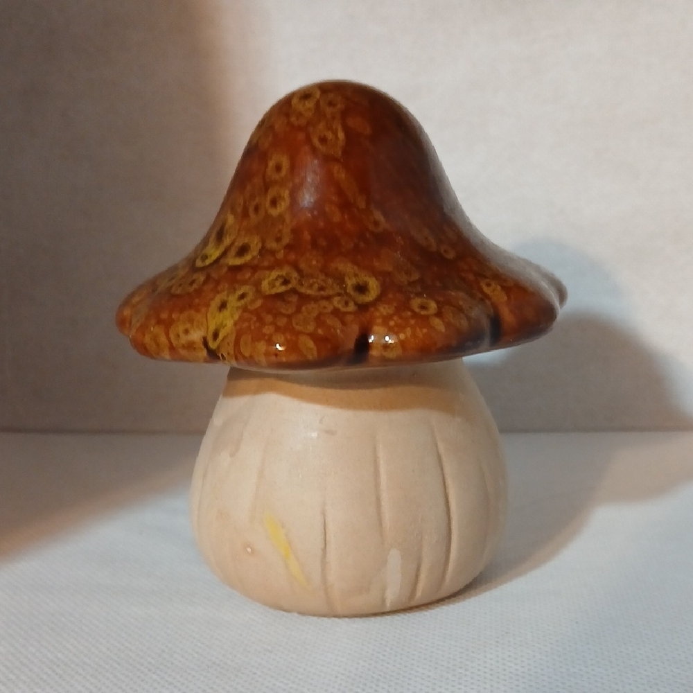 Ceramic Mushroom Figurines - Picture 7 of 7